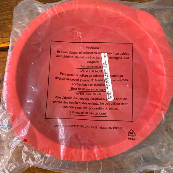Tupperware Other - Tupperware 9” Silicone Bakeware